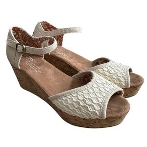 TOMS Women’s Cork Wedge Sandals Cream Canvas Ankle Strap Open Toe Comfort 6.5